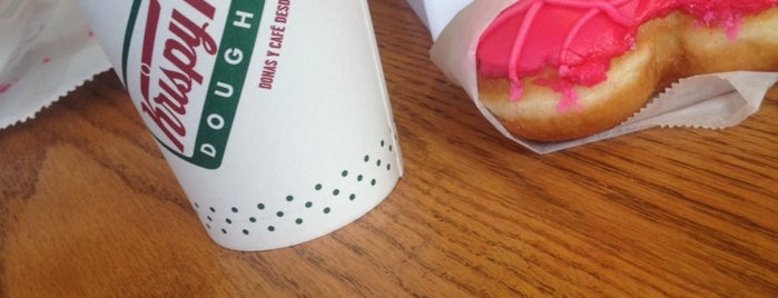 Krispy Kreme is one of Tempat yang Disukai Alejandra.