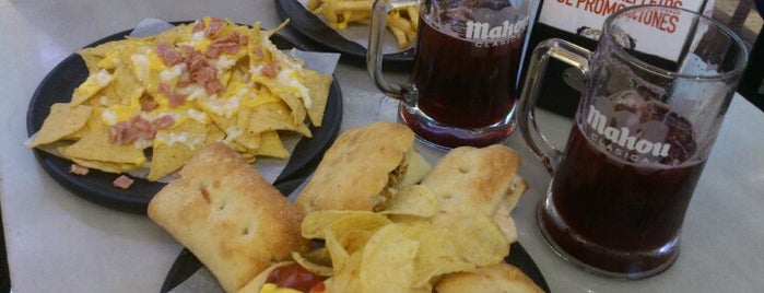 100 Montaditos is one of Michelle 님이 저장한 장소.