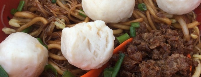 Uncle Lim Fishball Noodles is one of My hangout place.