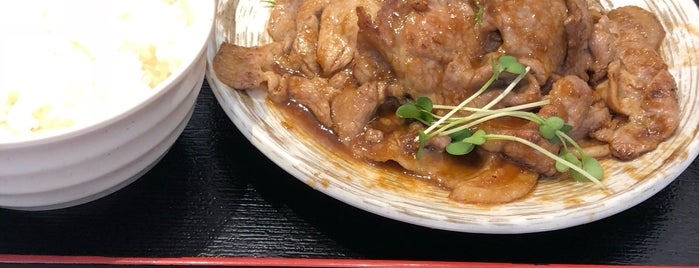定食や 平和通店 is one of 食.
