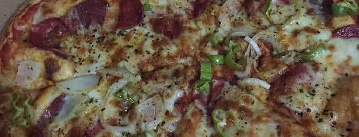 Pano's Pizza is one of Posti che sono piaciuti a Cevahir.