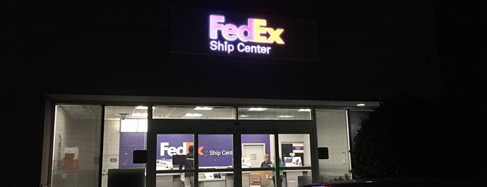 FedEx Ship Center is one of Lugares favoritos de Raquel.