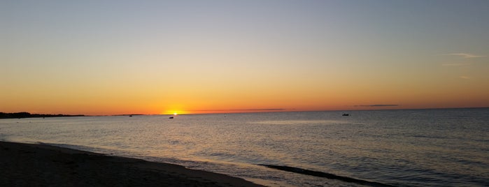 Galley Beach is one of Lugares favoritos de Michael.