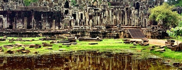 Angkor Thom (អង្គរធំ) is one of [To-do] Around the World.