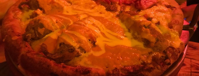 Pizza del Perro Negro is one of Pizzas Innovadoras Y Diferentes.