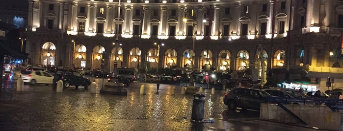 Piazza della Repubblica is one of Rさんのお気に入りスポット.