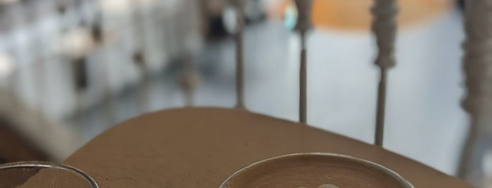 Five Ways Coffee is one of APさんのお気に入りスポット.
