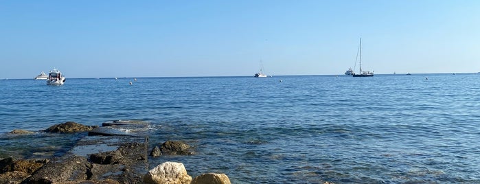 Anjuna Beach is one of French Riviera.