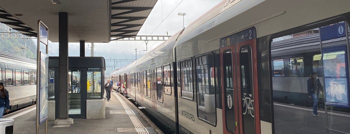 Bahnhof Erstfeld is one of Gare.