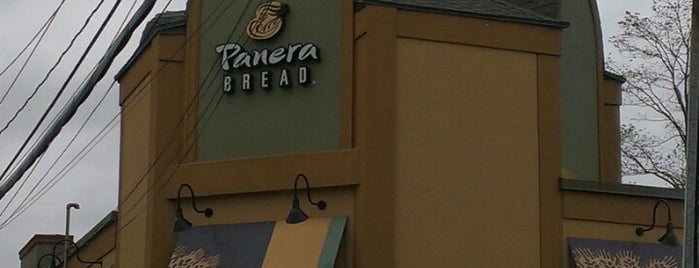 Panera Bread is one of James'in Beğendiği Mekanlar.