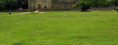 Templo y exconvento de Santiago apóstol de Cuilápam is one of Oaxaca.