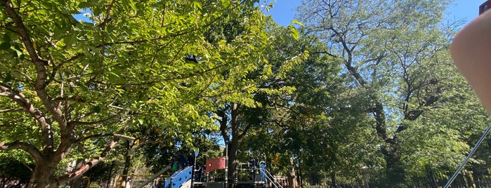 Tompkins Square Park Playground is one of Coolplaces Nyc.