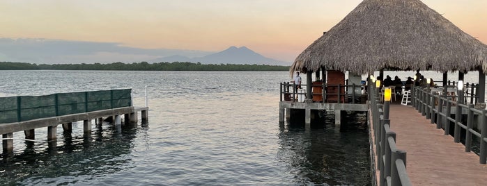 Acajutla Costa del Sol is one of Restaurantes.