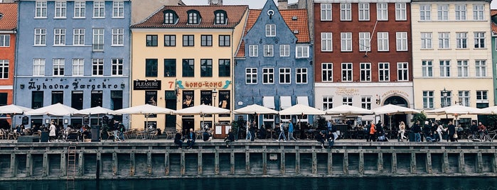 Nyhavn is one of Posti che sono piaciuti a Bea.