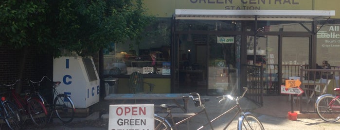 Green Central Station Picnic Shop is one of Locavore.