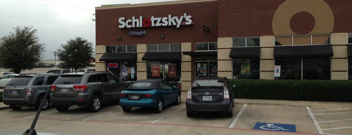 Schlotzsky's is one of สถานที่ที่ Debbie ถูกใจ.