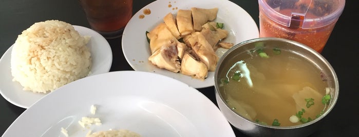 香妃城鸡饭 is one of Jlang food.