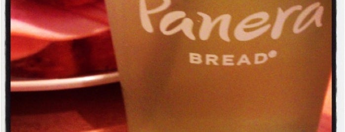 Panera Bread is one of Lugares favoritos de Betty.