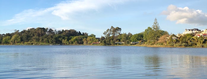 Hamilton Lake is one of Roger : понравившиеся места.