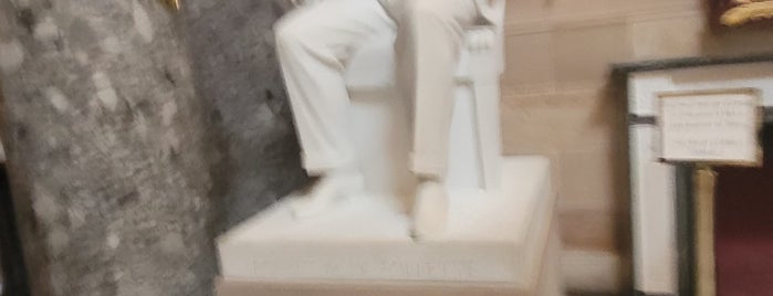 National Statuary Hall is one of Kimmie 님이 저장한 장소.