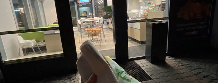 Subway is one of Closed?.