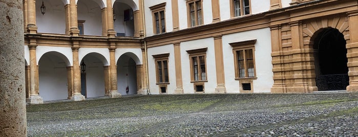 Schloss Eggenberg is one of 111 Orte die man in Graz gesehen haben muss.