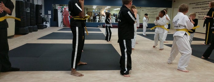 Alexander's Martial Arts is one of Tempat yang Disukai Kendra.