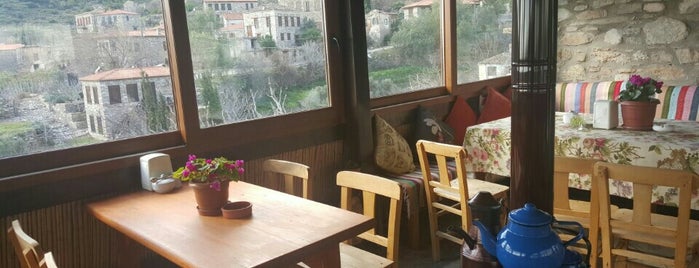 Mola Cafe & Pansiyon is one of aslita’s Liked Places.
