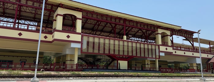 Hua Hin Railway Station is one of ประจวบคีรีขันธ์, หัวหิน, ชะอำ, เพชรบุรี.
