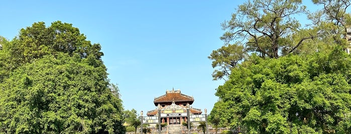 Lăng Minh Mạng (Minh Mang Tomb) is one of vn.