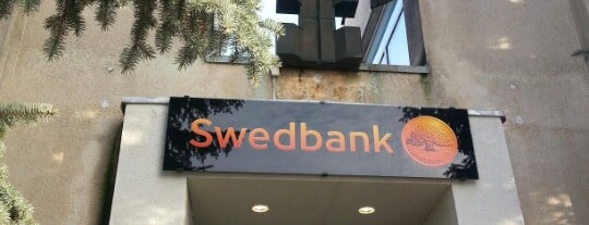 Pasvalio „Swedbank“ klientų aptarnavimo padalinys / Visą parą veikianti savitarnos erdvė is one of „Swedbank“ klientų aptarnavimo padaliniai.