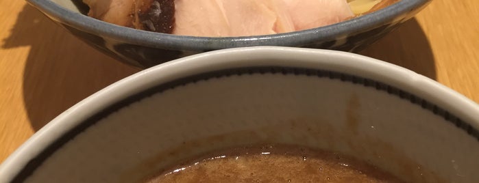 銀座 朧月 鶏処 is one of 拉麺マップ.