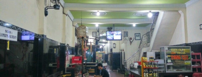 Sari Mendo (special sate kambing muda) is one of Guide to Tegal's best spots.