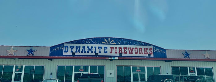Dynamite Fireworks is one of Locais curtidos por Savannah.