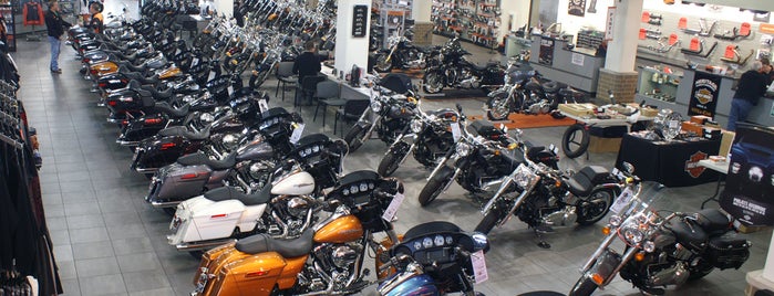 Heritage Harley Davidson is one of Tempat yang Disukai Brandon.