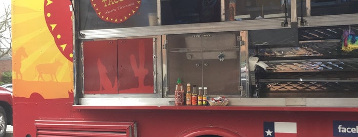 Dutch Valley Food Truck is one of Atlanta Food Trucks.
