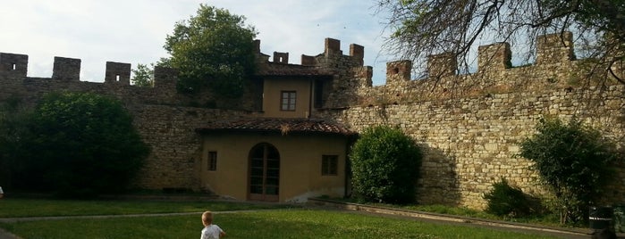 Castello Di Calenzano is one of Ristoranti.