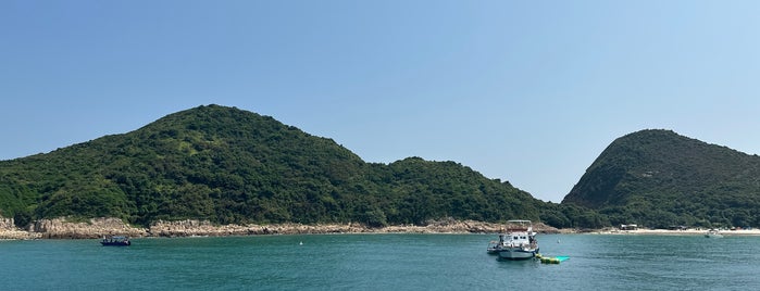 Bluff Island 沙塘口山 is one of Hong Kong.