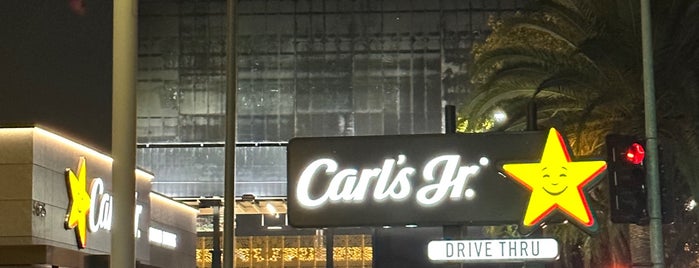 Carl's Jr. is one of Locais curtidos por Ojoe.