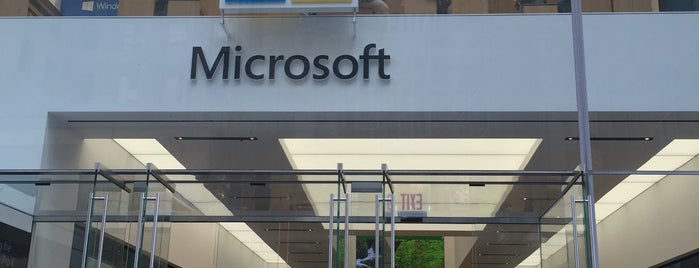 Microsoft Store is one of Entretenimento Manhattan.