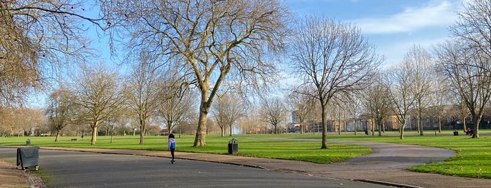 Finsbury Park is one of London.