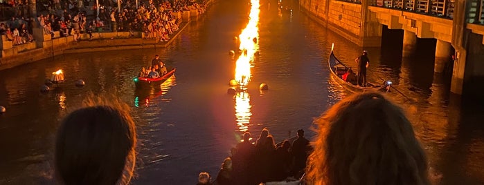 WaterFire - Memorial Park is one of RI to-do.
