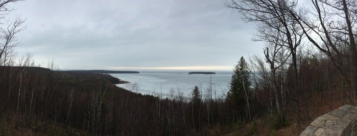 Eagle Bluff is one of Lieux qui ont plu à Morgan.