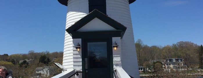 Brant Port Lighthouse is one of United States Lighthouse Society.