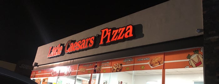 Little Caesars Pizza is one of Lista.