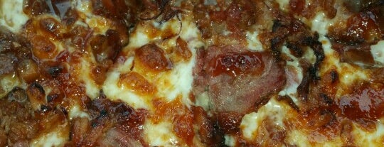 Little Caesars Pizza is one of Posti che sono piaciuti a Dee.