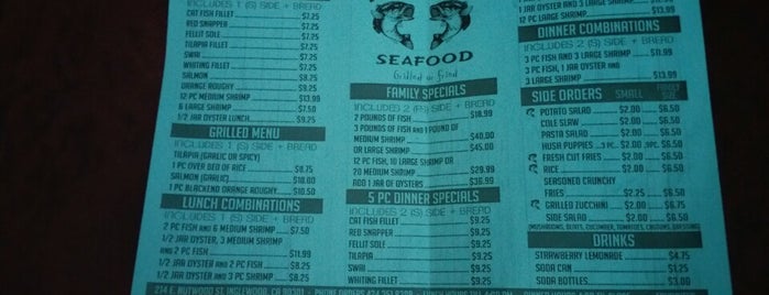 Wood'z Seafood Grilled Or Fried is one of Lieux qui ont plu à Dee.