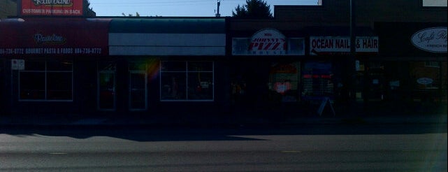 Big Johnny's Pizza House is one of Lugares favoritos de JerBaum.com.