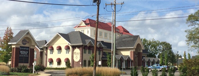 Liberty Village Outlet Marketplace is one of Katia'nın Beğendiği Mekanlar.