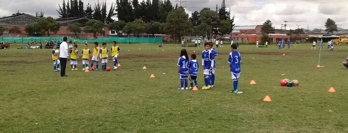 Canchas Zona Franca is one of CanchaYa.